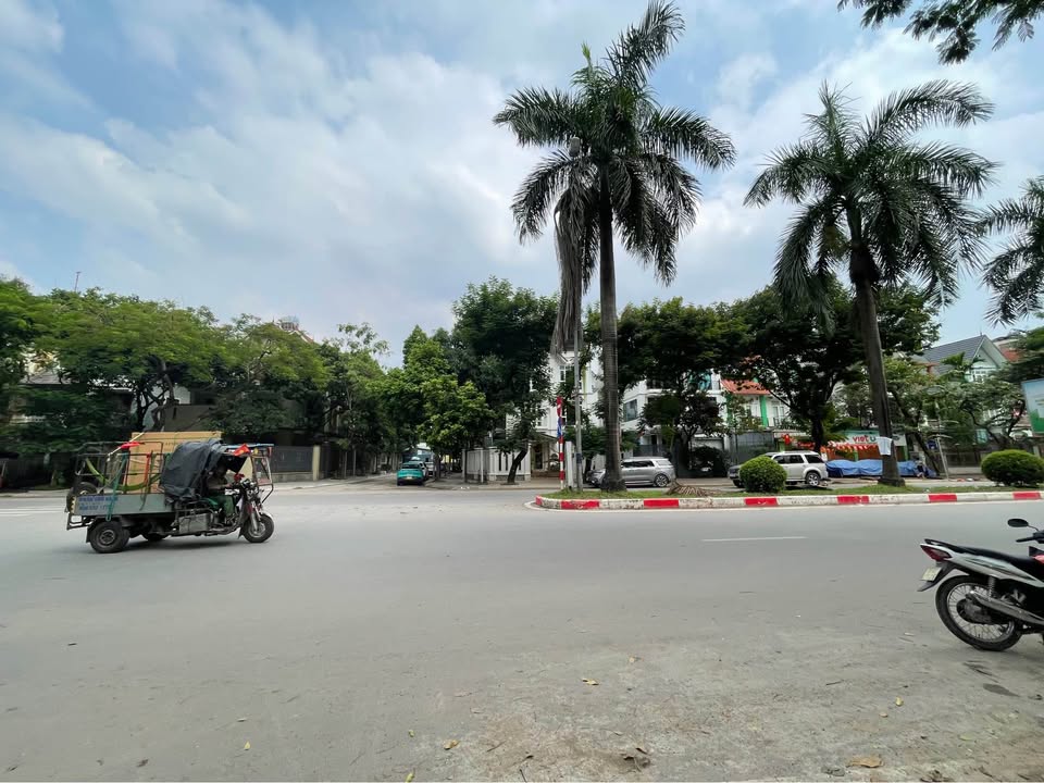 Bán biệt thự Phố Văn Quán 20m² - Vị trí đắc địa, kinh doanh đỉnh!