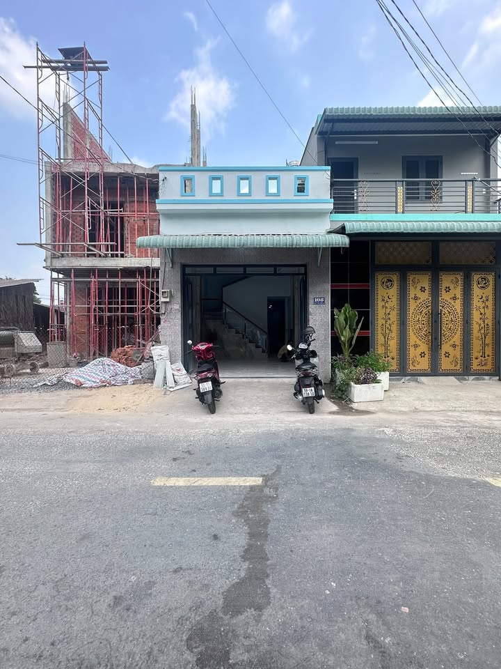 Nhà mặt tiền Thới Tam Thôn Hóc Môn 56m² 2.4 tỷ - Vị trí đắc địa!