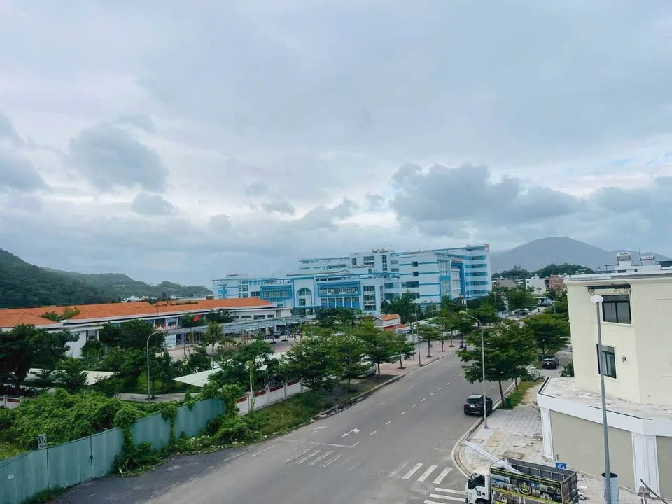 Nhà Mặt Tiền 27m KĐT Mỹ Gia, Nha Trang - 100m², Kinh Doanh Đỉnh Cao