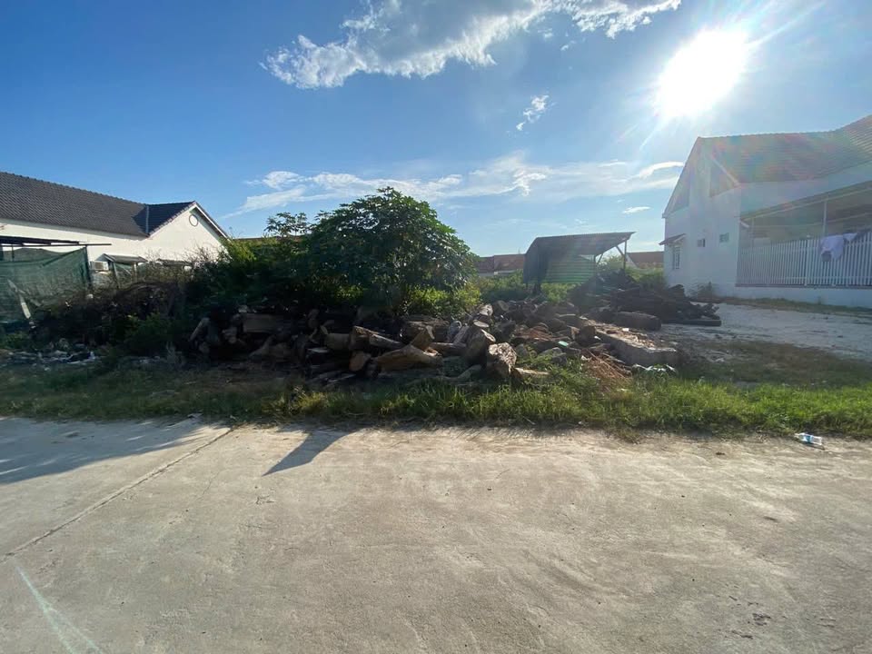 Đất nền Dốc Lết Ninh Hòa 200m² - Tiềm năng tăng giá!