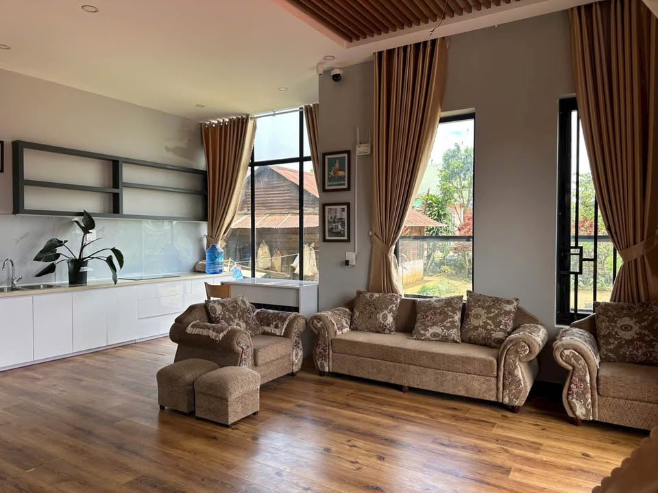 Bán Homestay Coffee Di Linh 300m² giá 4.2 tỷ - Kinh doanh ngay!