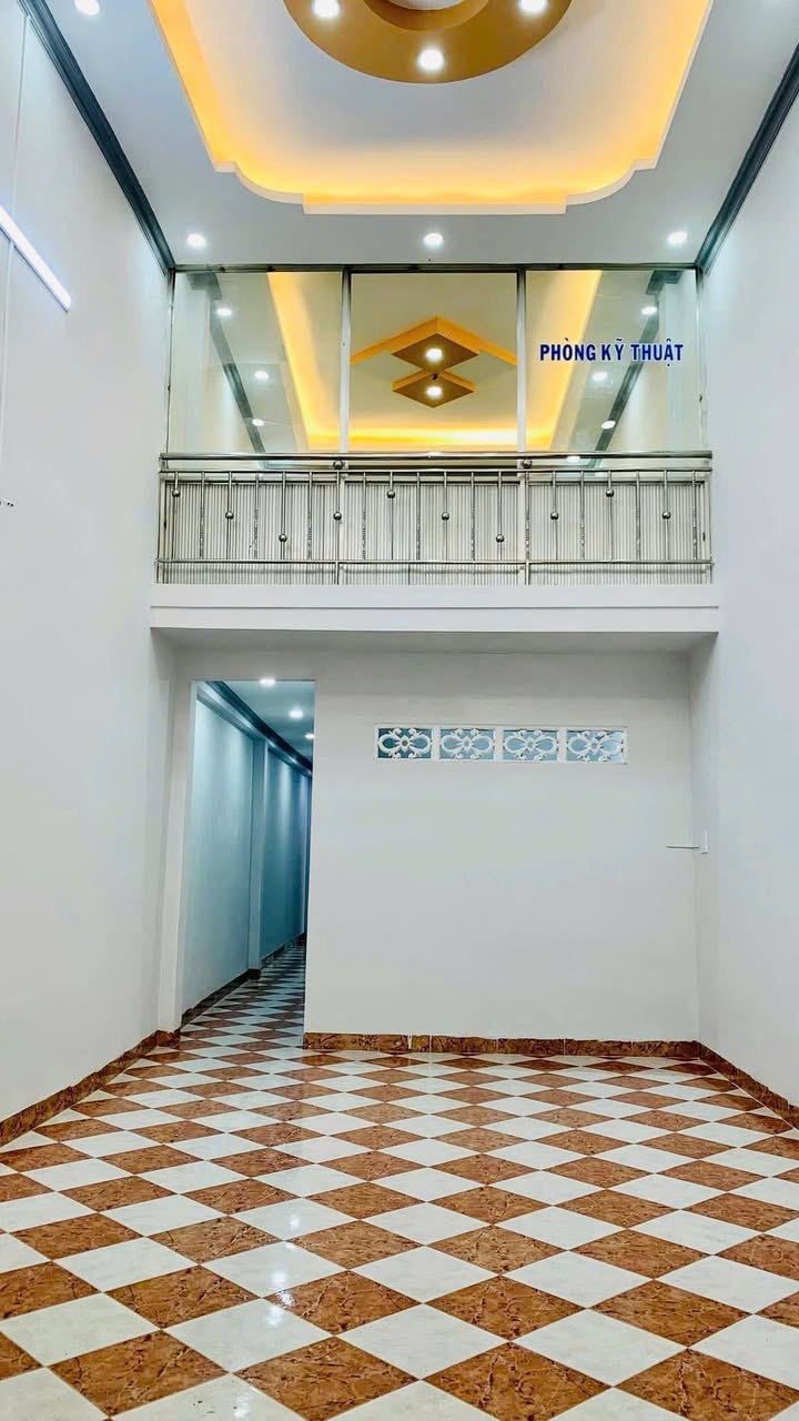 Cho thuê nhà Nguyễn Tất Thành Buôn Ma Thuột 4PN giá 5.5 triệu - Sẵn sàng ở ngay!