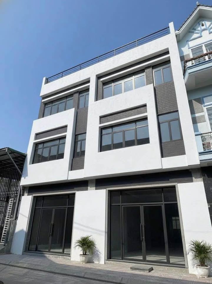 Nhà 3 Tầng Đẹp 52m² Đông Nam - Hà Trung Giá 2.95 Tỷ