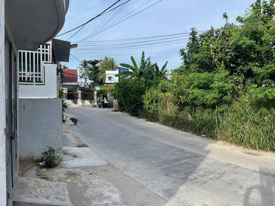 Nhà Mặt Tiền Xuân Lạc Vĩnh Ngọc Nha Trang 3 tỷ - Ô tô vào tận nhà!