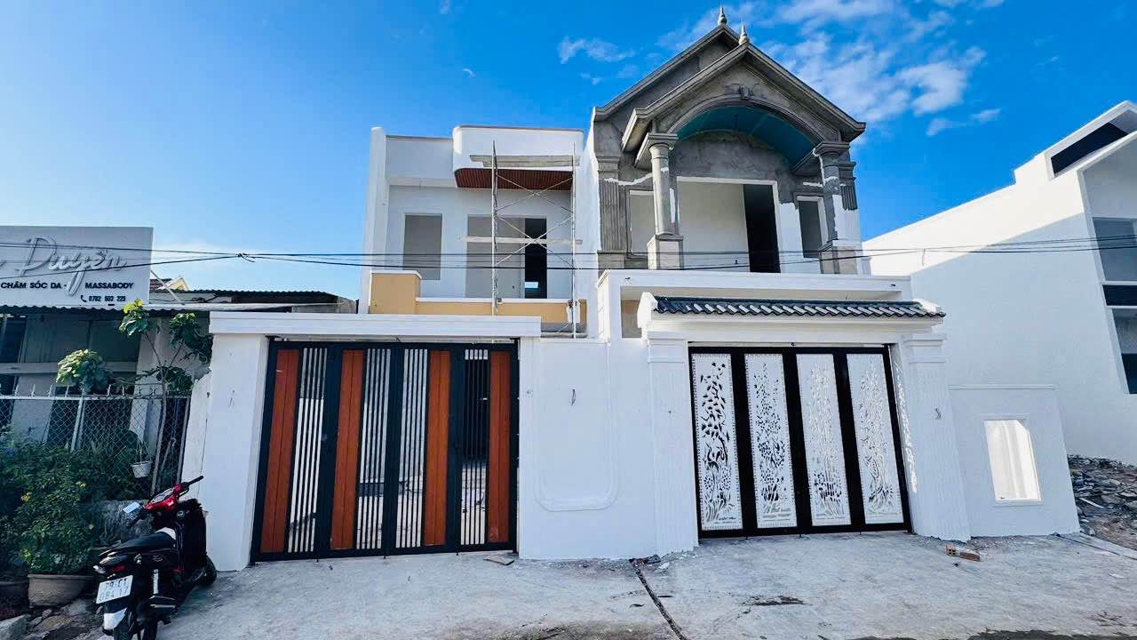 Nhà Liên Kế Kinh Doanh Mặt Tiền Gò Độ, Diên Khánh - 81m², 2.45 Tỷ