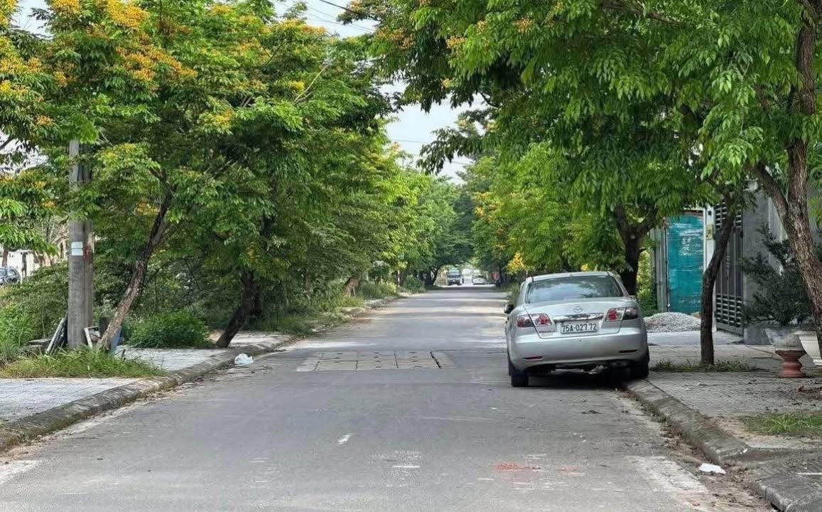 Đất Nền 100m² Vỹ Dạ - View Kênh Hà Văn Chúc, Giá 3.4 Tỷ