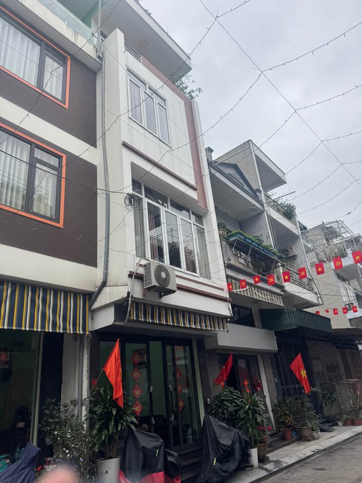 Nhà riêng 56m² trung tâm Hạ Long - Ô tô vào tận cửa!