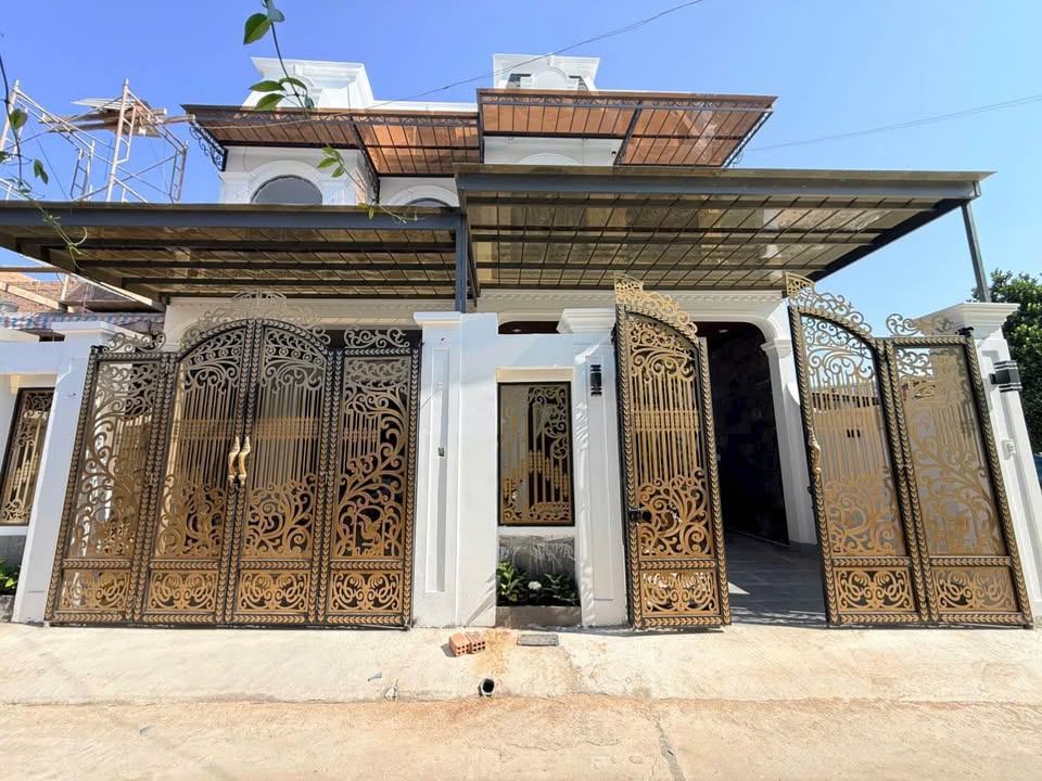 Nhà Tân Cổ Điển 95m² Hẻm 66 Lý Chính Thắng, Pleiku - Giá 2.25 Tỷ