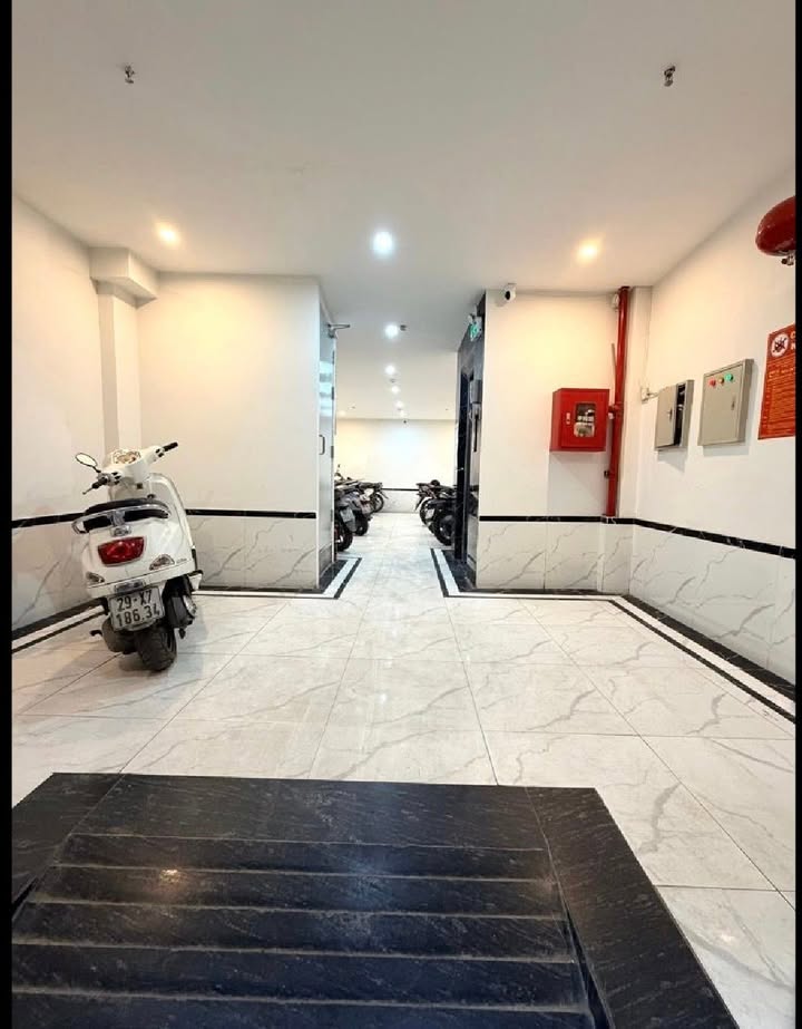 Tòa nhà Cầu Giấy 6 tầng - Dòng tiền ổn định 80 triệu/tháng!