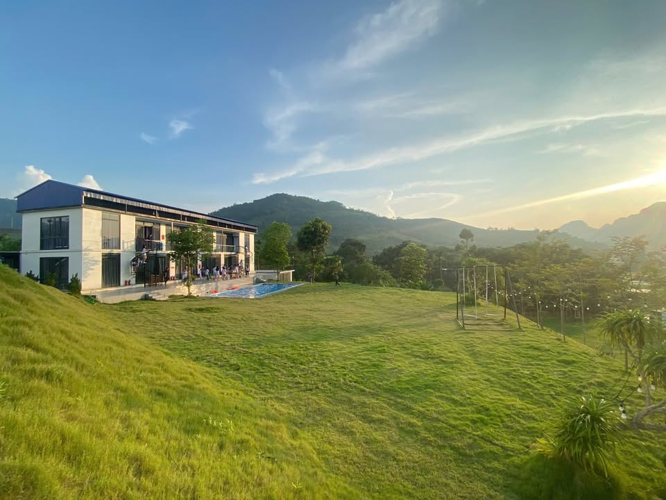 Villa Lương Sơn, Hoà Bình 4000m² giá 6.2 tỷ - Nghỉ dưỡng lý tưởng!