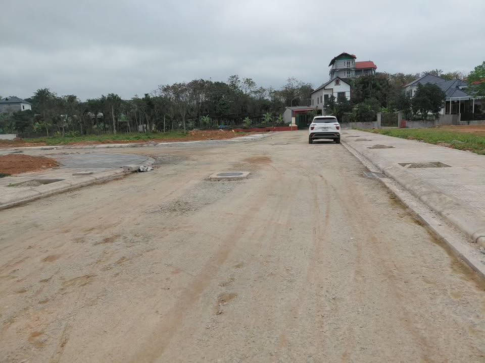 Đất đấu giá Kiên Tràng Tam Dương 108m² - Sổ đỏ sẵn, gần chợ 50m