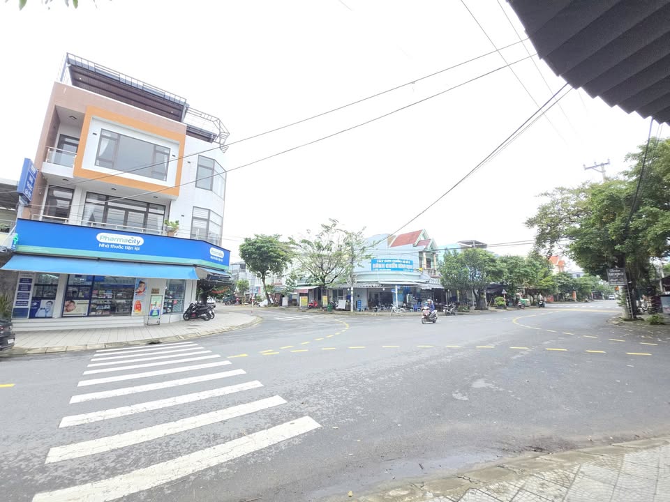 Thuê nhà mặt tiền Đoàn Ngọc Nhạc Đà Nẵng 3 tầng - Vị trí đắc địa