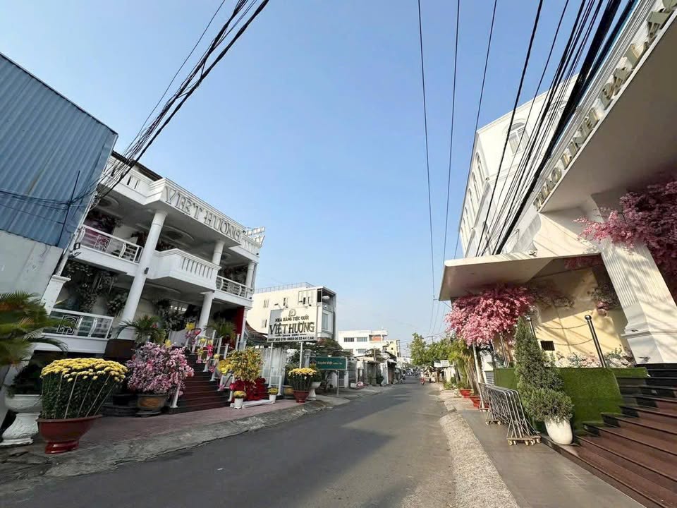 Bán Đất Tặng Nhà 90m² Phường Tam Hoà, Biên Hoà - Sổ Riêng, Giá 3.99 Tỷ