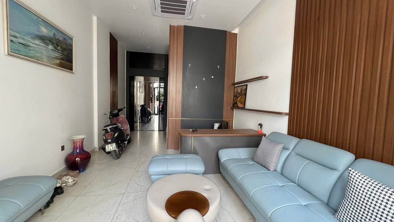 Nhà Nguyên Căn Lê Hồng Phong 45m² - View Hồ Phương Lưu, Thang Máy Hiện Đại!