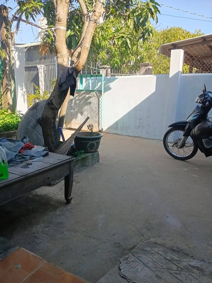 Nhà nguyên căn Hẻm Lương Văn Năm Phan Thiết 2.5 triệu/tháng - Giá tốt hiếm có!