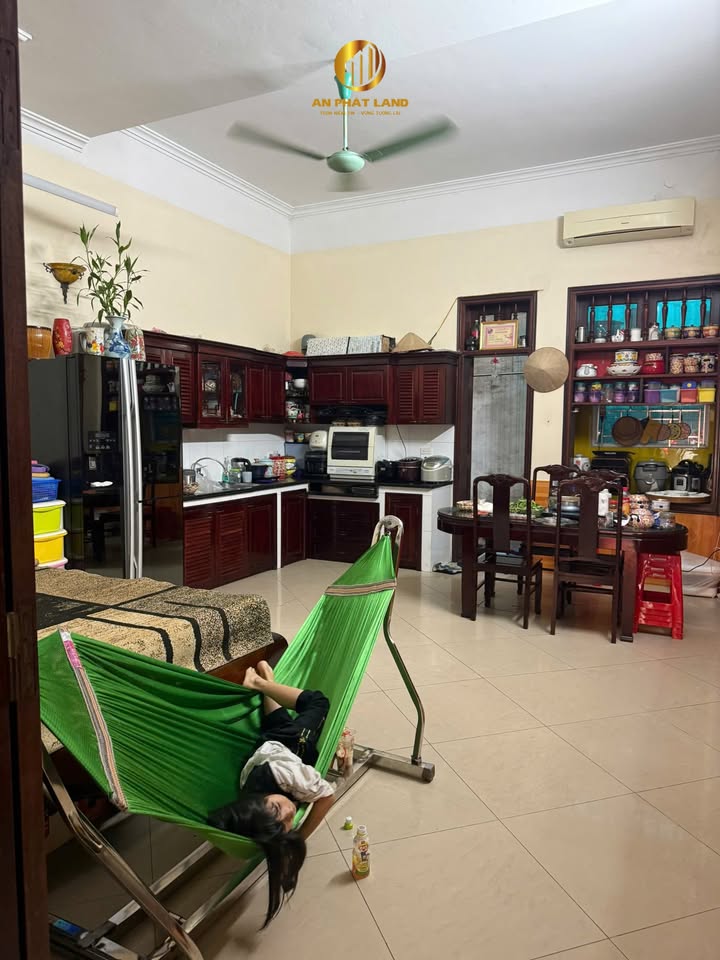 Nhà 90m² Phố Kỳ Lân, Ninh Bình - 3 Tầng, Kinh Doanh Đắc Lợi