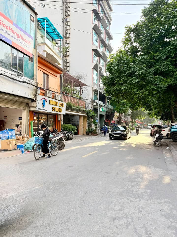 Nhà Mặt Phố Cổ Nhuế 111m² (109m²XD) - Kinh Doanh Đỉnh Cao, Giá 31.5 Tỷ