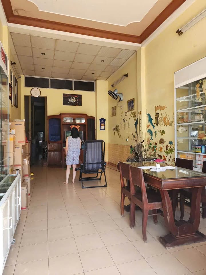 Cho thuê nhà mặt tiền Nguyễn Thị Minh Khai, Nha Trang - 71m², KD sầm uất