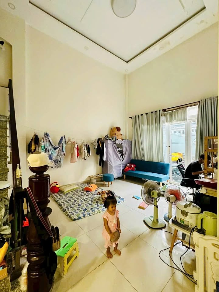 Nhà Võ Văn Ngân Linh Chiểu 76m² - Sổ hồng sẵn, giá 6.7 tỷ!