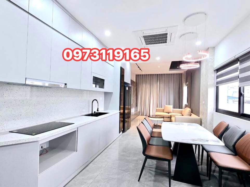 Nhà riêng Long Biên 38m² - Lô góc, ô tô vào tận nhà!