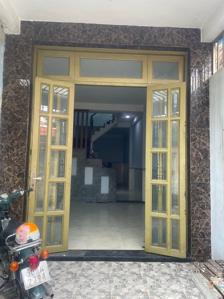 Nhà Nguyên Căn 2 Lầu 3PN Long Thạnh Mỹ, TP. Thủ Đức - Giá 8 Triệu/Tháng