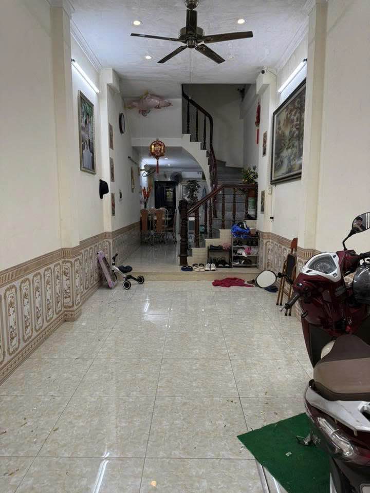 Nhà 5 tầng 860 Bạch Đằng, Hai Bà Trưng - Ô tô đỗ cửa, full nội thất 17 triệu