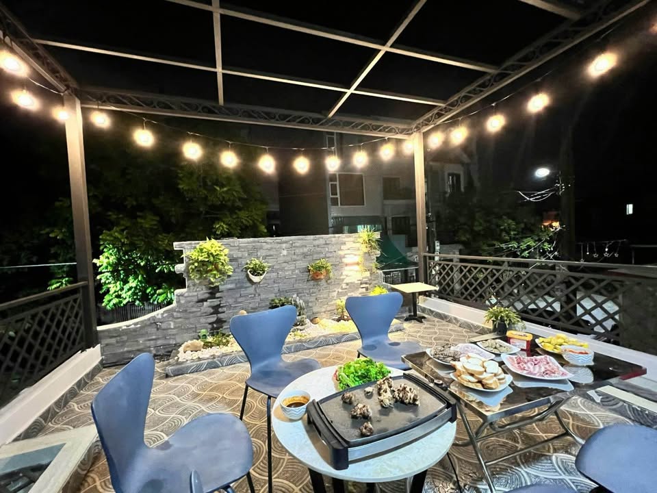 Nhà Phố Mặt Tiền Thư Trung 2 - 90m² (4 Tầng) - Giá 8.5 Tỷ - Kênh Dương, Lê Chân