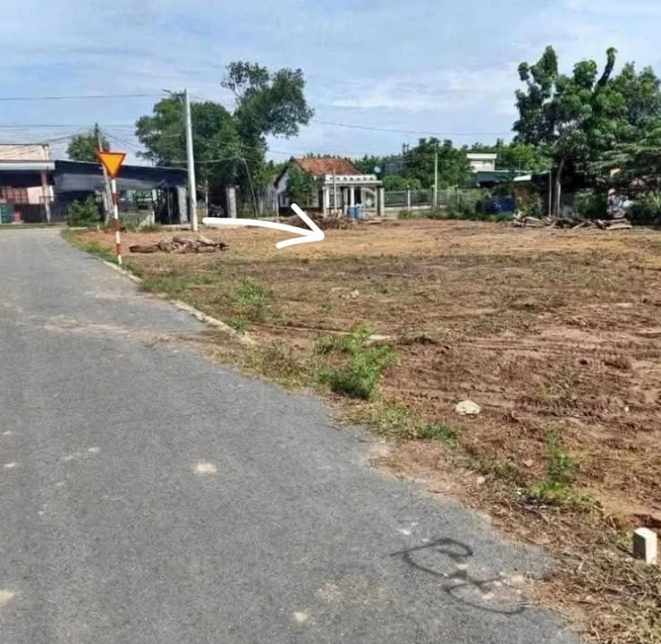 Đất Nền Mặt Tiền Đường Nhựa Lớn Thủ Đức - 200m² - Sổ Hồng Sẵn