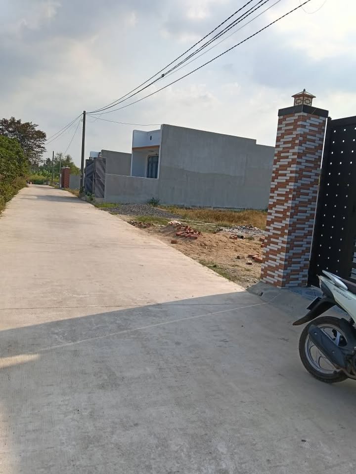 Bán Nhà Xã Bàu Hàm 2, Đồng Nai - 110m² Sổ Riêng - 1.25 Tỷ