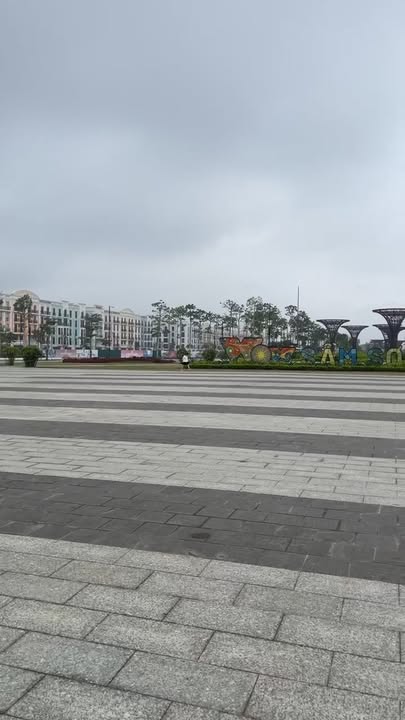 Bán Biệt thự 5 tầng mặt tiền 7.5m, 112m² gần Quảng trường biển Sầm Sơn - Chỉ 10 tỷ