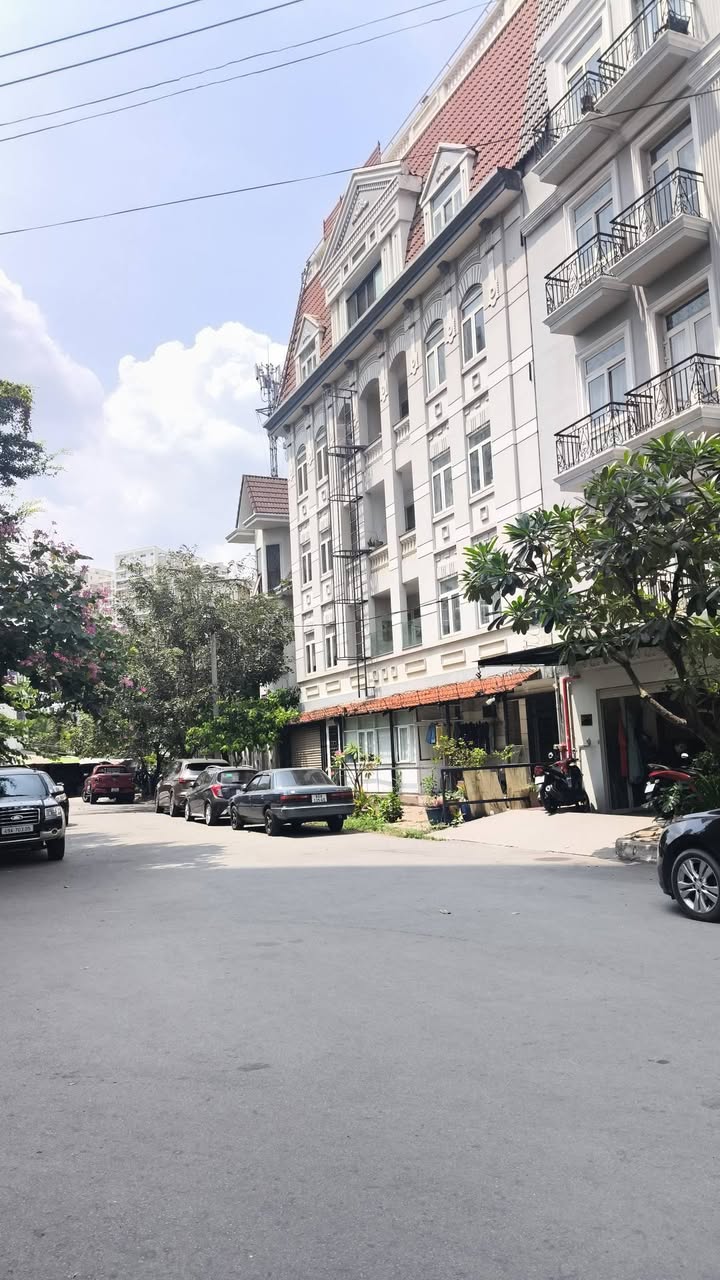 Nhà HXH Lạc Long Quân, Tân Bình - 41m² - 5 Tỷ - Oto Tránh Nhau