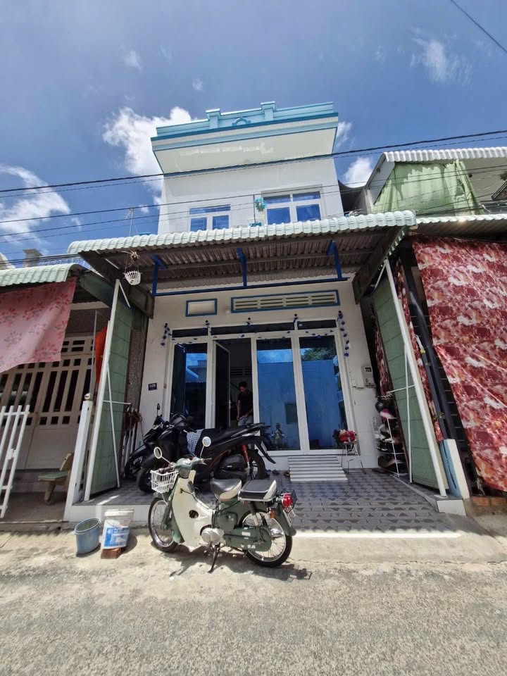 Nhà 1 Trệt 1 Lầu 65m² Mới Đẹp Tại Châu Phú, An Giang - Giá 1.1 Tỷ