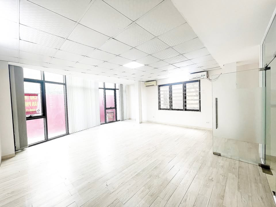 Văn phòng 65m² Nguyễn Văn Huyên, Cầu Giấy - Sẵn sàng làm việc!