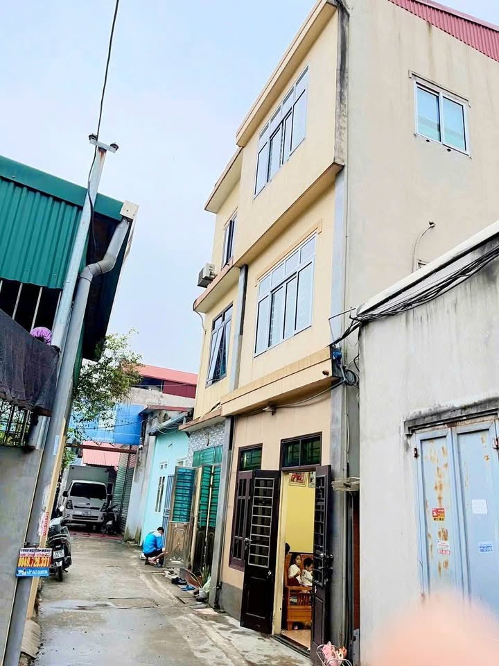 Nhà 3 Tầng Võng La 30m² - Ngõ Ô Tô, Giá Hơn 3 Tỷ