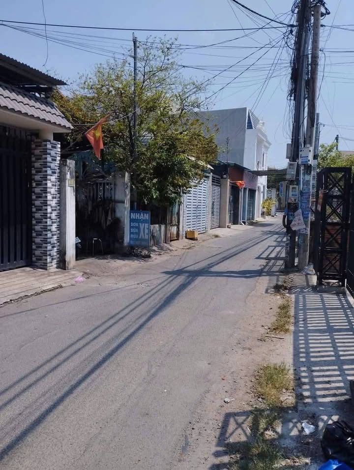 Cho thuê Nhà 100m² Phường Tân Phong, Biên Hòa - Sân Ô tô, Giá 4 Triệu/Tháng