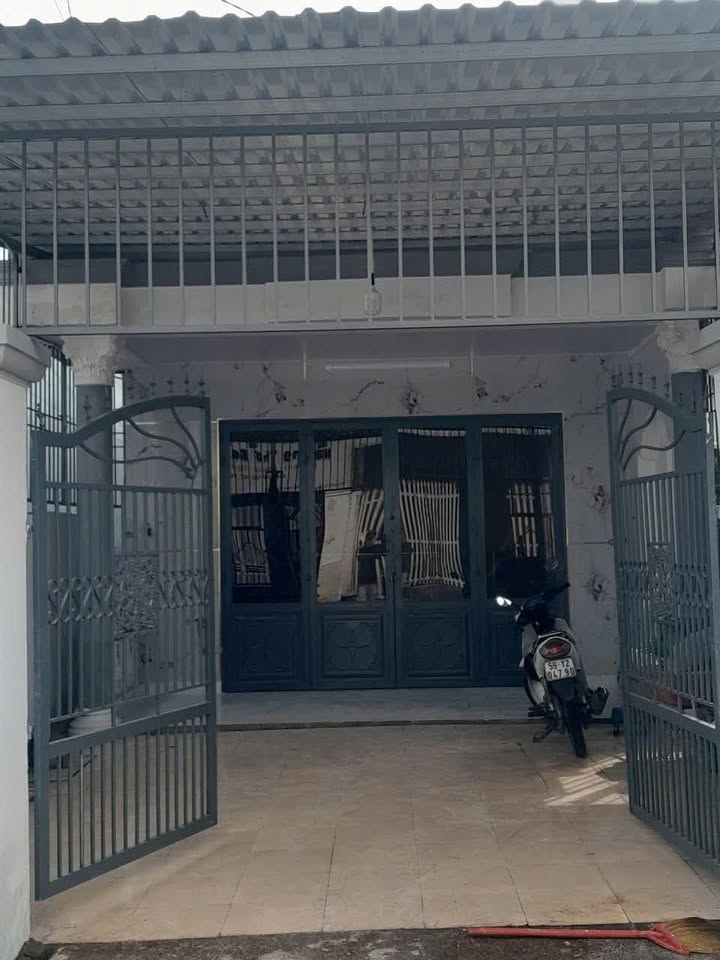 Bán nhà Ấp Đình Hóc Môn 103m² giá 3.2 tỷ - Ô tô vào tận nhà!