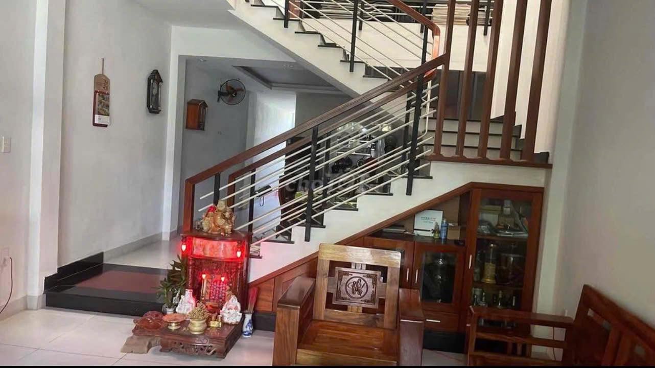 Nhà 2 Tầng Mặt Tiền Nguyễn Hữu Hào, Ngũ Hành Sơn - 3PN, Giá 15 Triệu/Tháng