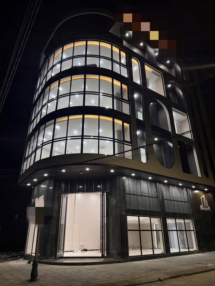 Văn Phòng 130m² Mặt Tiền Hoàng Thị Loan, Đà Nẵng - Giá 11 Triệu/Tầng