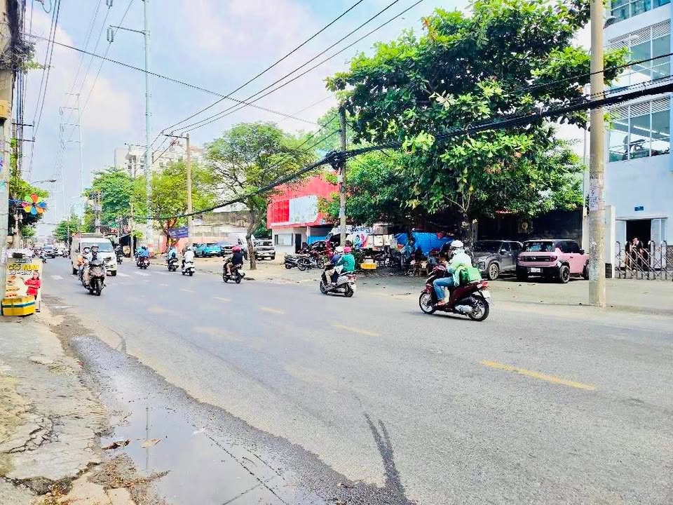 Nhà Mặt Tiền Kinh Doanh Bàu Cát, Tân Bình - 101m² - 3 Tầng - Giá 11.5 Tỷ