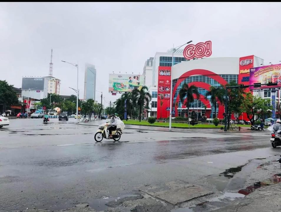 Homestay Vị Trí Vàng Kiệt Bà Triệu, Huế - 160m² Sổ Hồng Hoàn Công