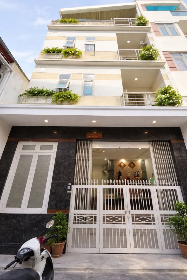 Bán nhà Quận 11 hẻm Hàn Hải 60m² ngang 6m hiếm có giá 6.99 tỷ