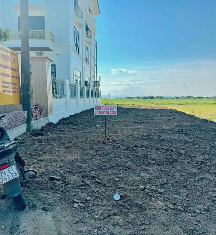Đất nền Quảng Lưu 195m² giá 2.8 tỷ - Sổ đỏ chính chủ, kinh doanh tốt!