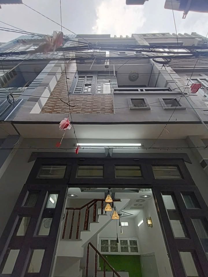 Nhà 2 Lầu Đường HT13, Q12 - 26m² - Giá Mới 1.65 Tỷ - Sẵn Sàng Dọn Vào Ở Ngay!