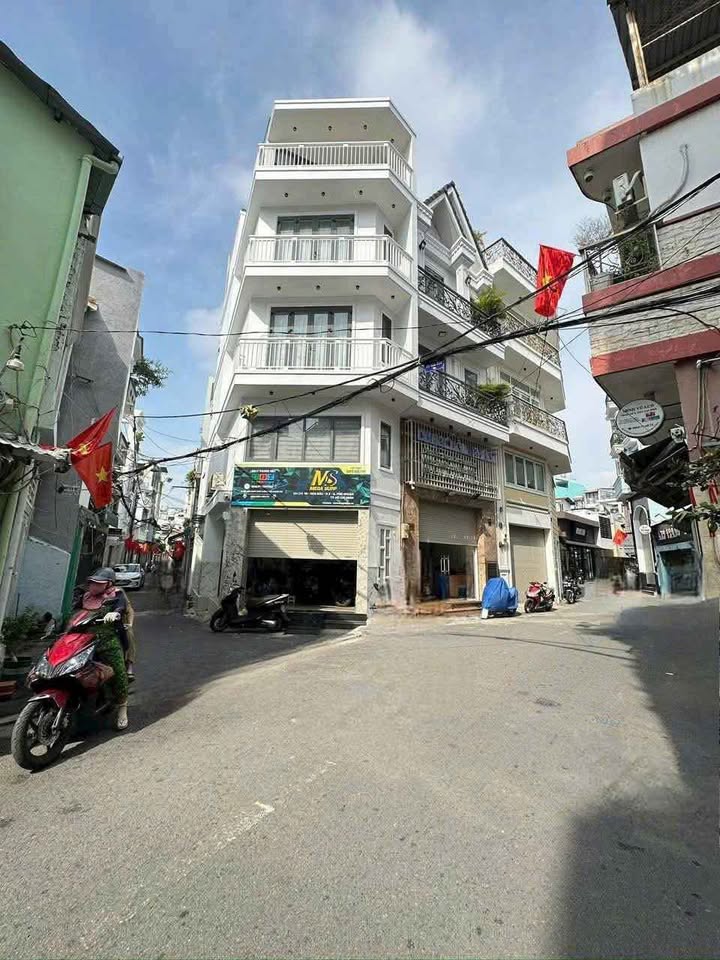 Nhà Mặt Tiền Kinh Doanh 70m² Phú Nhuận - Sổ Hồng Riêng