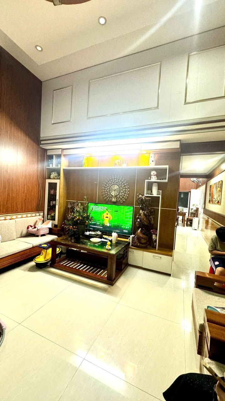 Nhà 76m² Phường Vĩnh Trại, Lạng Sơn - Gần Trường Cấp, Giá 2.38 Tỷ