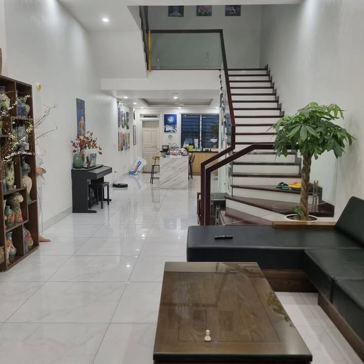 Nhà Phố Kẻ Tạnh Long Biên 128m² - Mặt tiền kinh doanh đắc địa