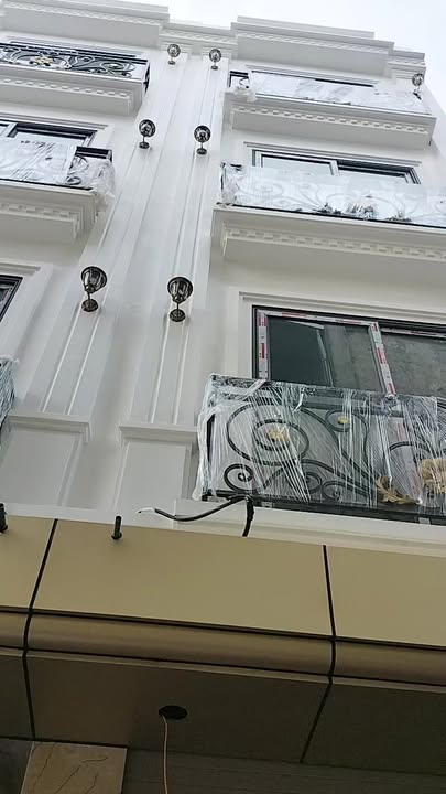 Nhà Thạch Bàn Long Biên 40m² 8.3 tỷ - Ô tô vào tận nhà, ở ngay!