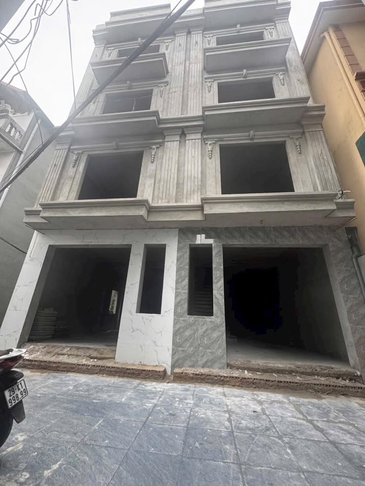 Bán nhà Việt Hưng Long Biên 55m² hơn 8 tỷ - Vị trí đẹp lô góc 2 thoáng