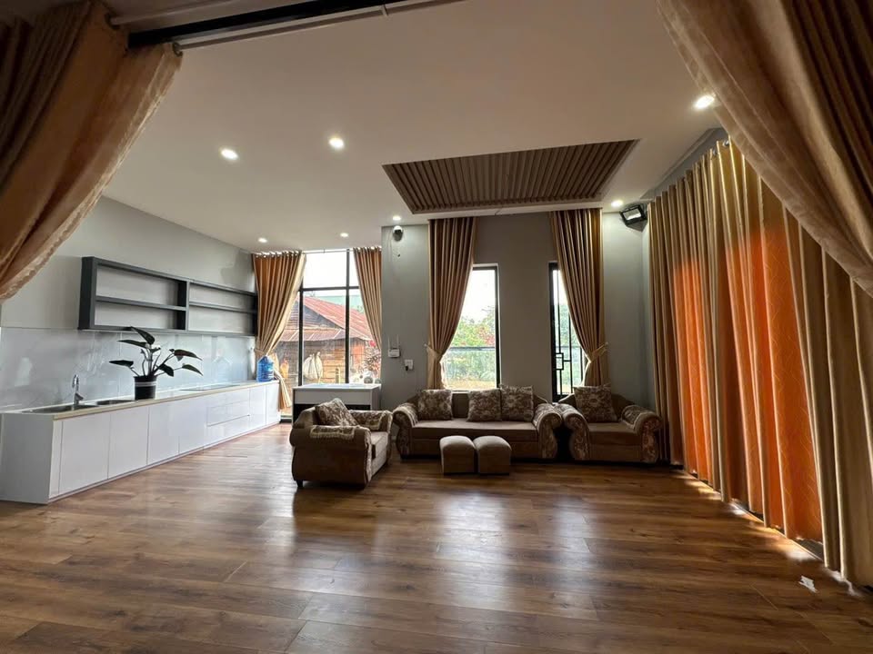 Bán Homestay Di Linh Lâm Đồng 300m² 4.2 tỷ - Nghỉ dưỡng lý tưởng!
