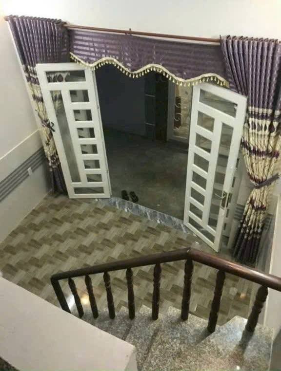 Nhà trọ 3 tầng Hương Lộ 2, Bình Tân - 5.5 triệu/tháng